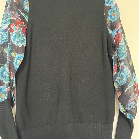 Siani Milano ruffled sleeves sweater - Picture 7 of 7